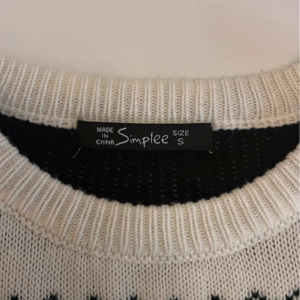 Simplee Festive Holiday Season Pullover Sweater, Sz Small, Green & White - Picture 4 of 6
